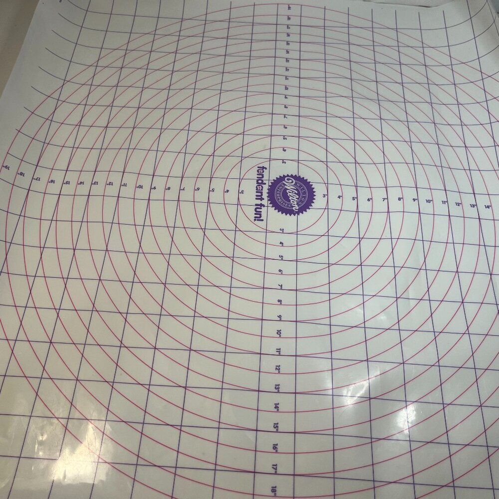 Wilton Roll N Cut Mat for Fondant or Pastry Dough Roll-N-Cut Measuring Mat